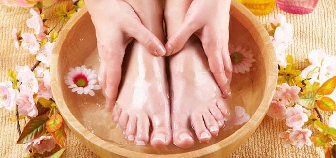 baño terapeutico para hongos en las uñas de los pies