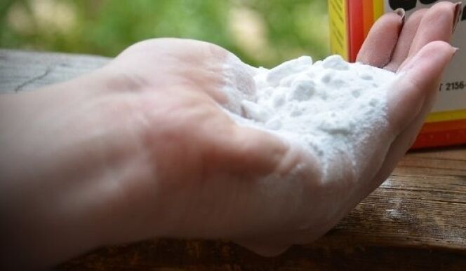bicarbonato de sodio para tratar hongos en los pies